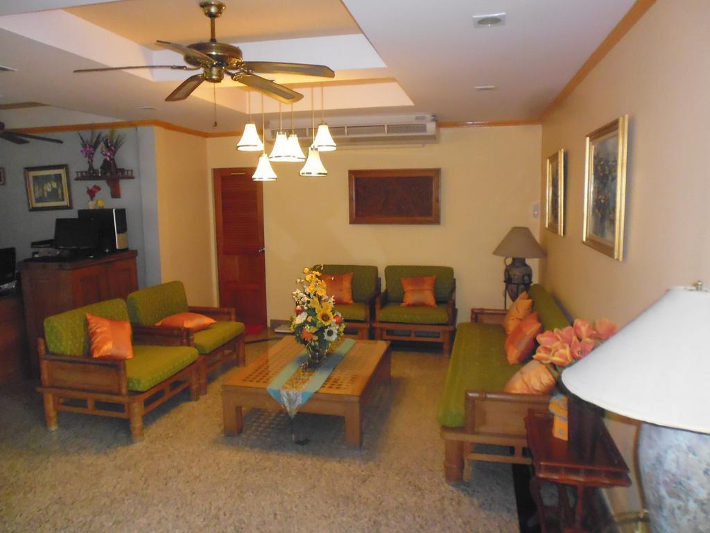 Villa Oranje Pattaya Extérieur photo