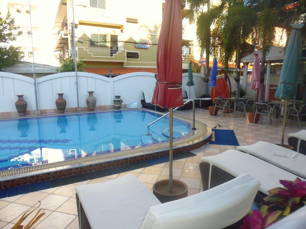 Villa Oranje Pattaya Chambre photo