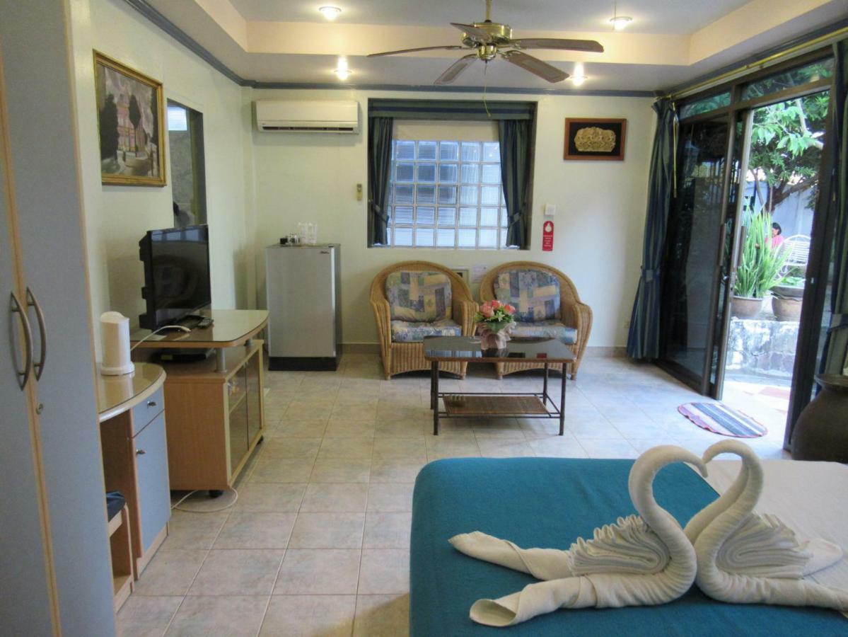 Villa Oranje Pattaya Extérieur photo