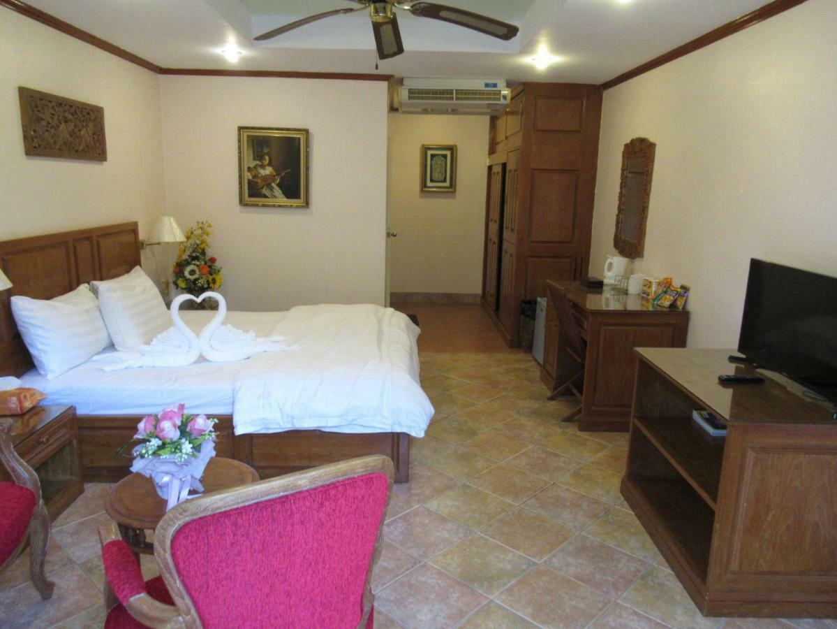 Villa Oranje Pattaya Extérieur photo