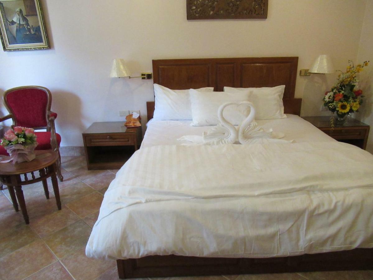 Villa Oranje Pattaya Extérieur photo